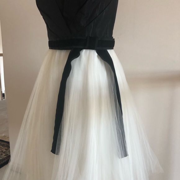 Dress - Picture 7 of 8